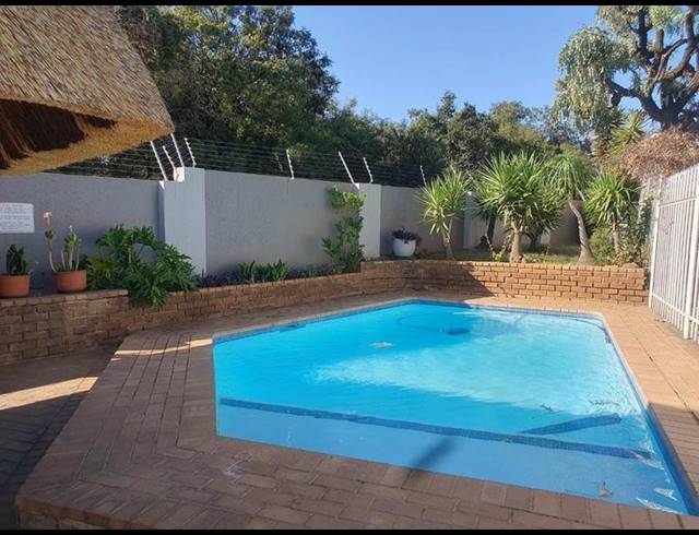 3 BEDROOM TOWNHOUSE FOR SALE IN BASSONIA